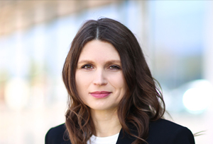 Frau Carolin Schmitt